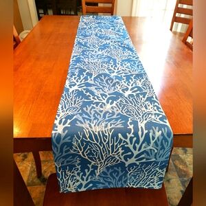 BLUE & WHITE CORAL PRINTED TABLE RUNNER